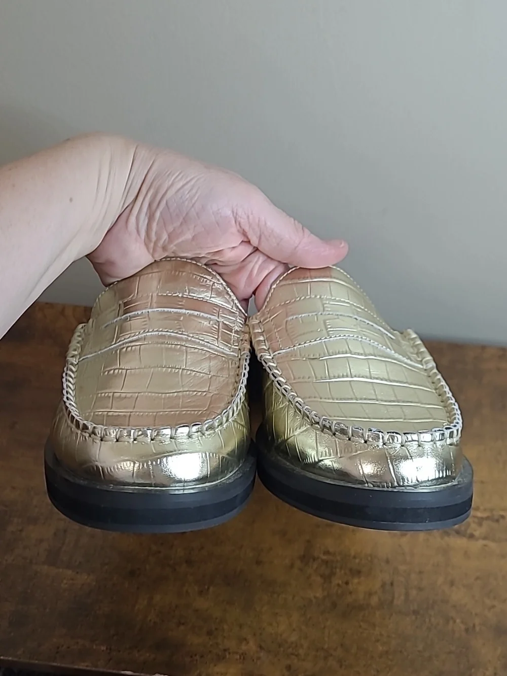 Matisse TASHA Croc-Embossed Soft Gold Leather Slip-On Penny Loafers size 7